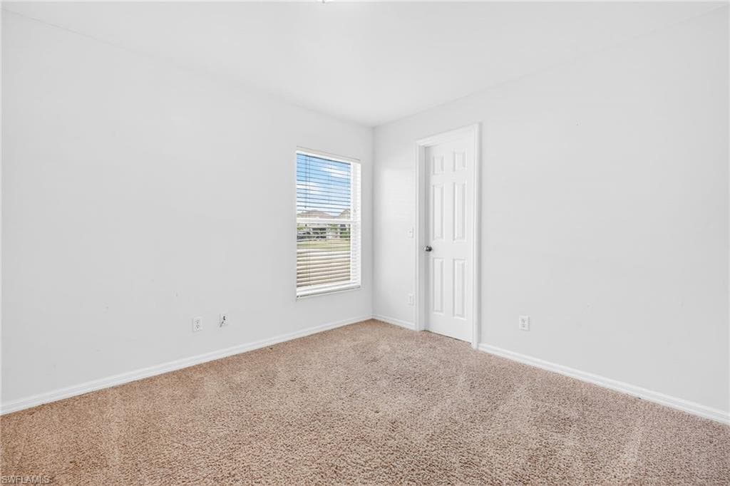 4664 Varsity CIR, LEHIGH ACRES FL 33971-10