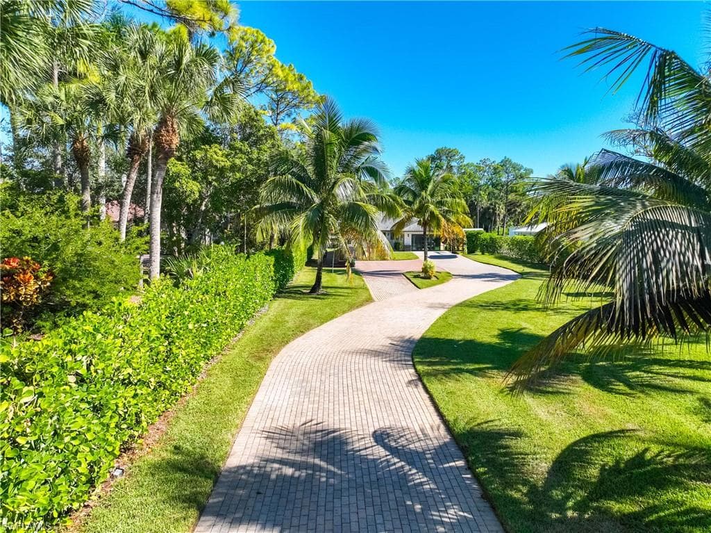 1890 Oakes BLVD, NAPLES FL 34119-33