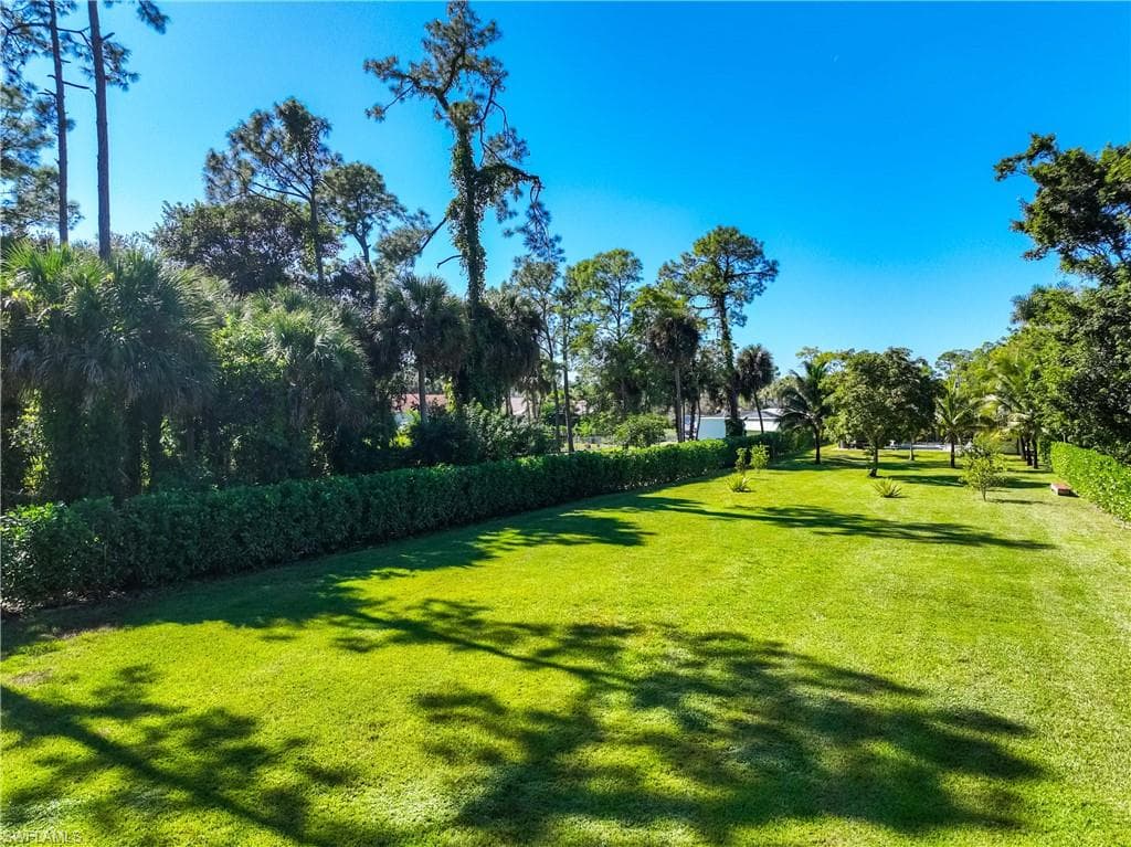 1890 Oakes BLVD, NAPLES FL 34119-37