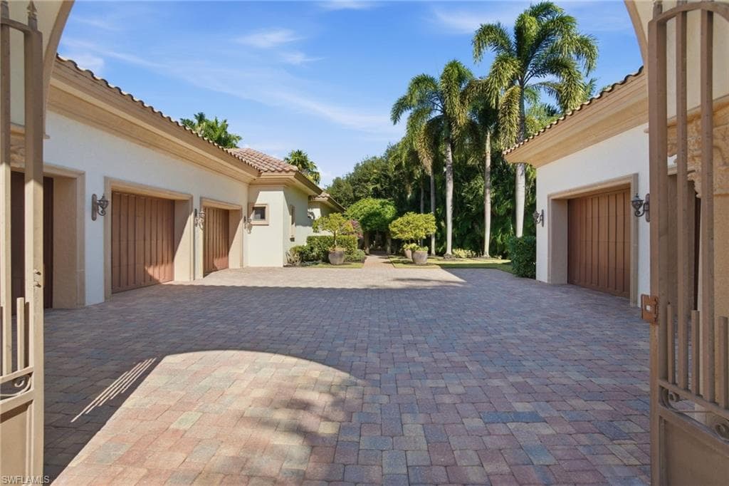 16961 Verona LN, NAPLES FL 34110-36