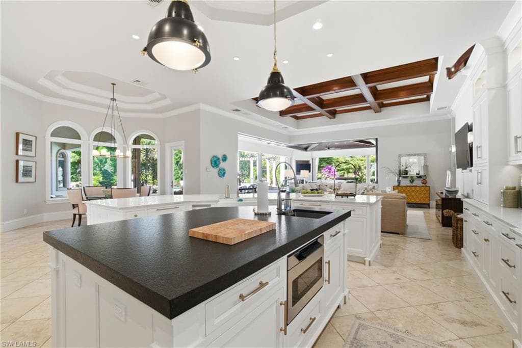 16961 Verona LN, NAPLES FL 34110-10