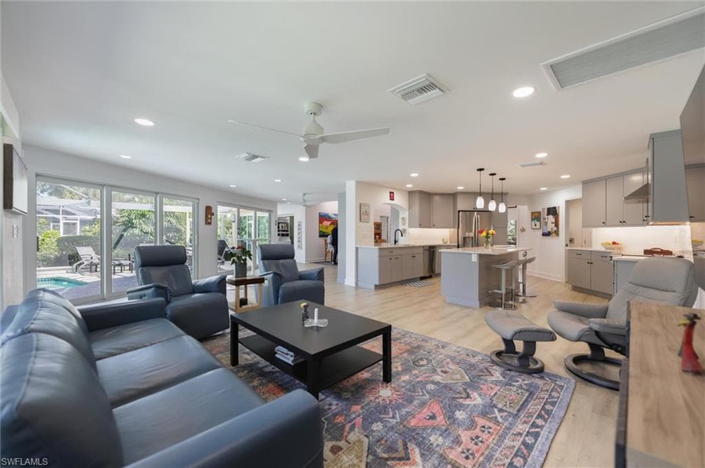1264 Par View DR, SANIBEL FL 33957-43