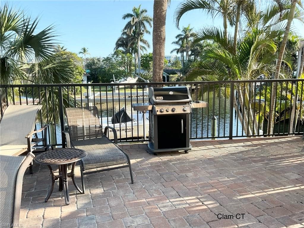 1165 Clam CT # 7, NAPLES FL 34102-31