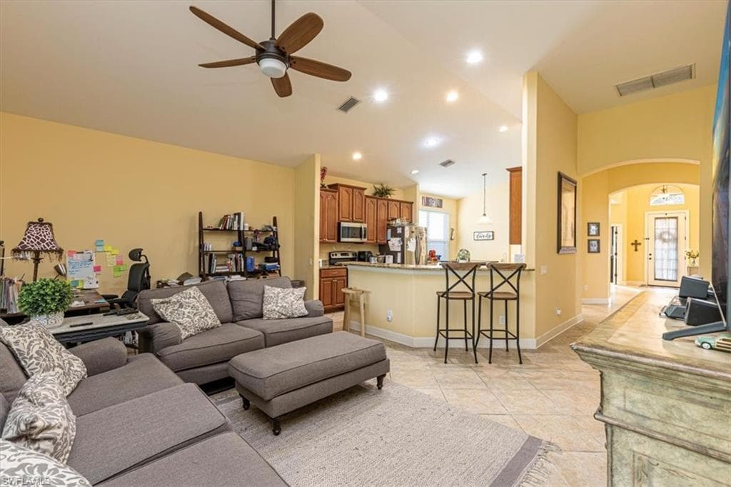 1674 Serrano CIR, NAPLES FL 34105-1