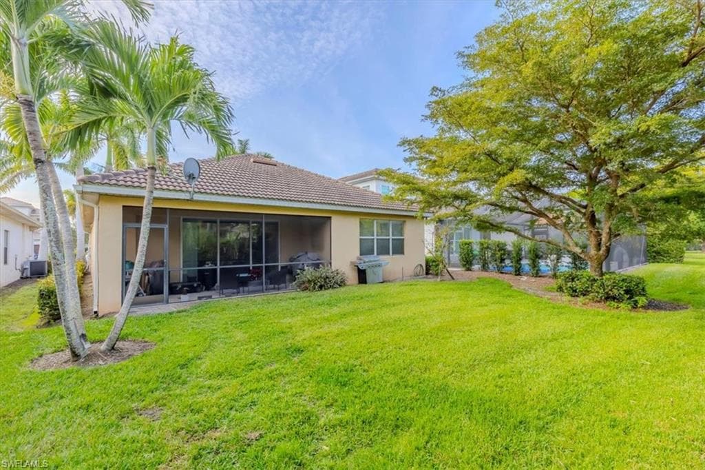 1674 Serrano CIR, NAPLES FL 34105-17