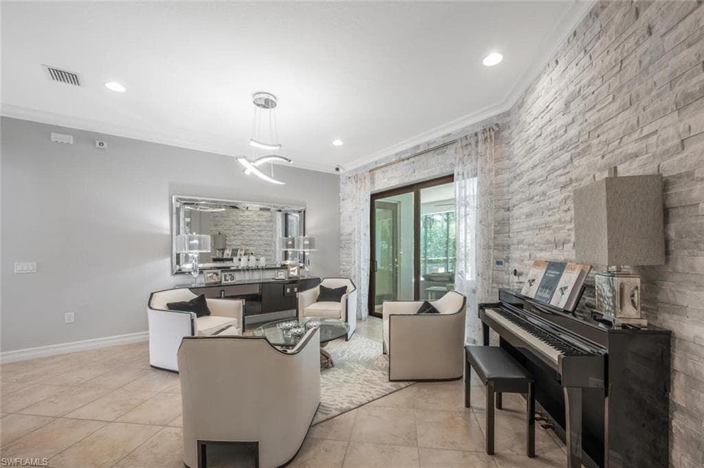 6865 Il Regalo CIR, NAPLES FL 34109-5