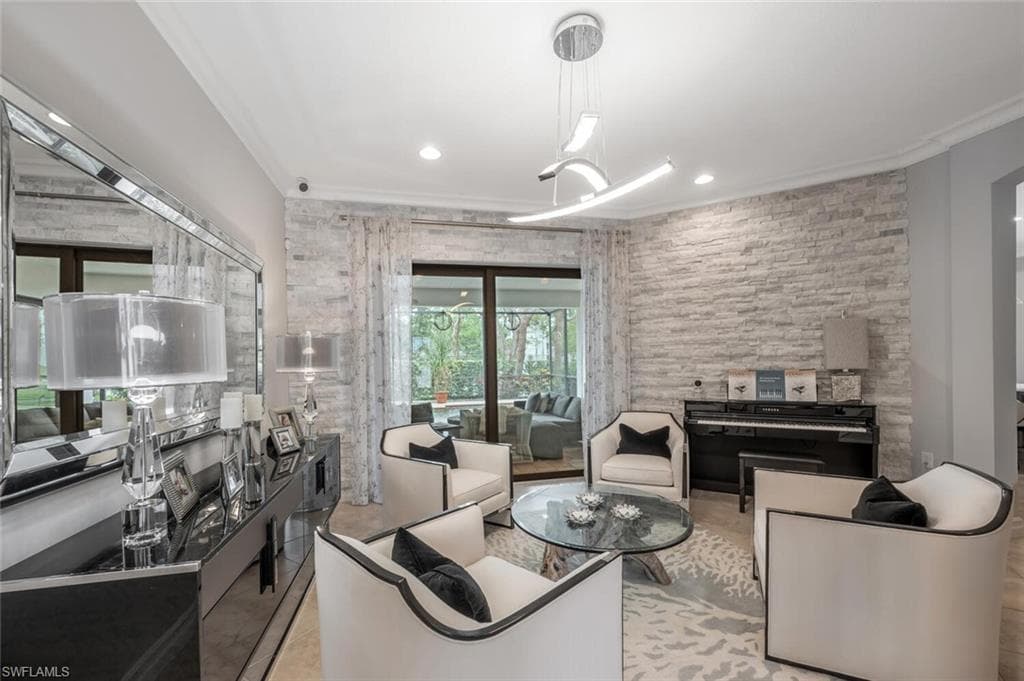 6865 Il Regalo CIR, NAPLES FL 34109-6