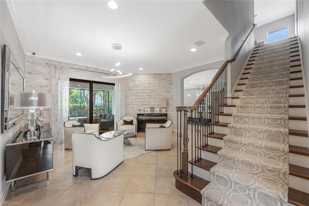 6865 Il Regalo CIR, NAPLES FL 34109-3