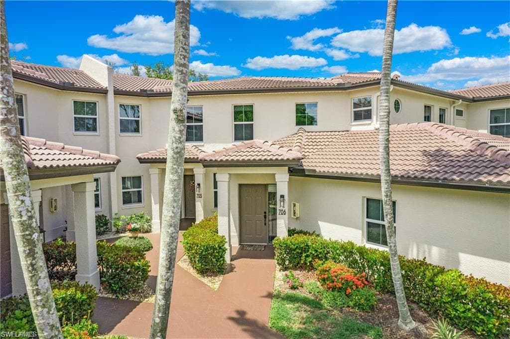 700 Diamond CIR # 706, NAPLES FL 34110-1