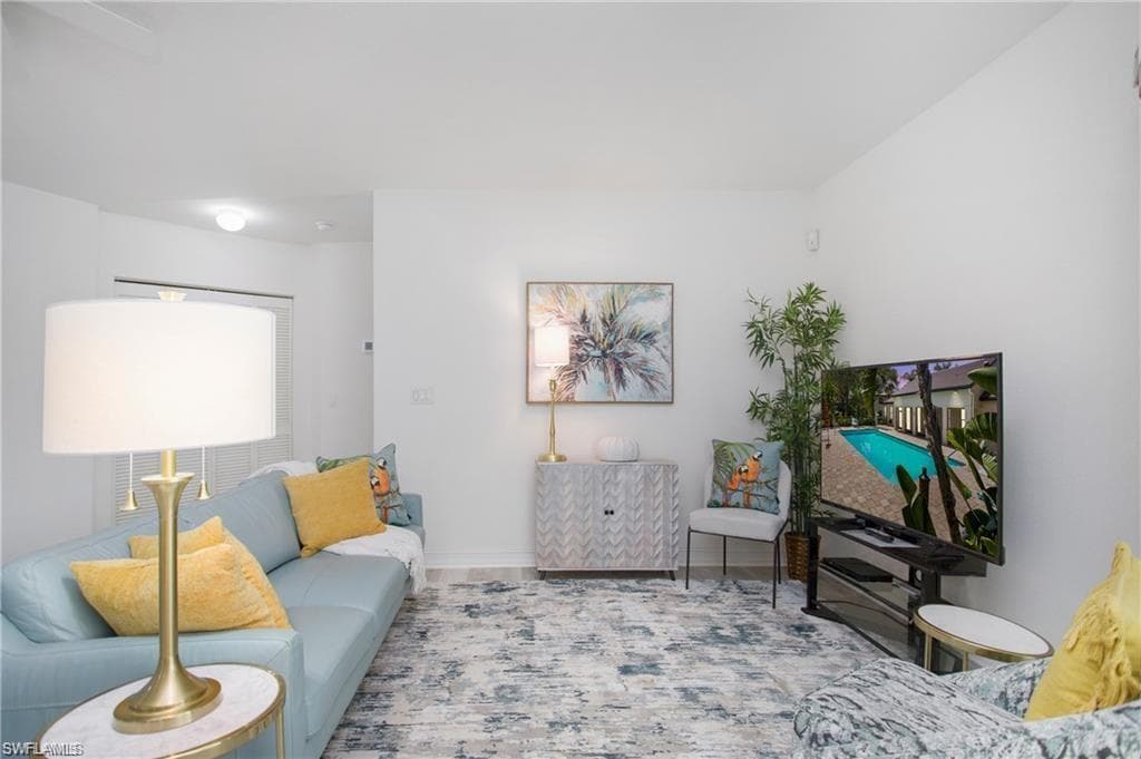 700 Diamond CIR # 706, NAPLES FL 34110-6