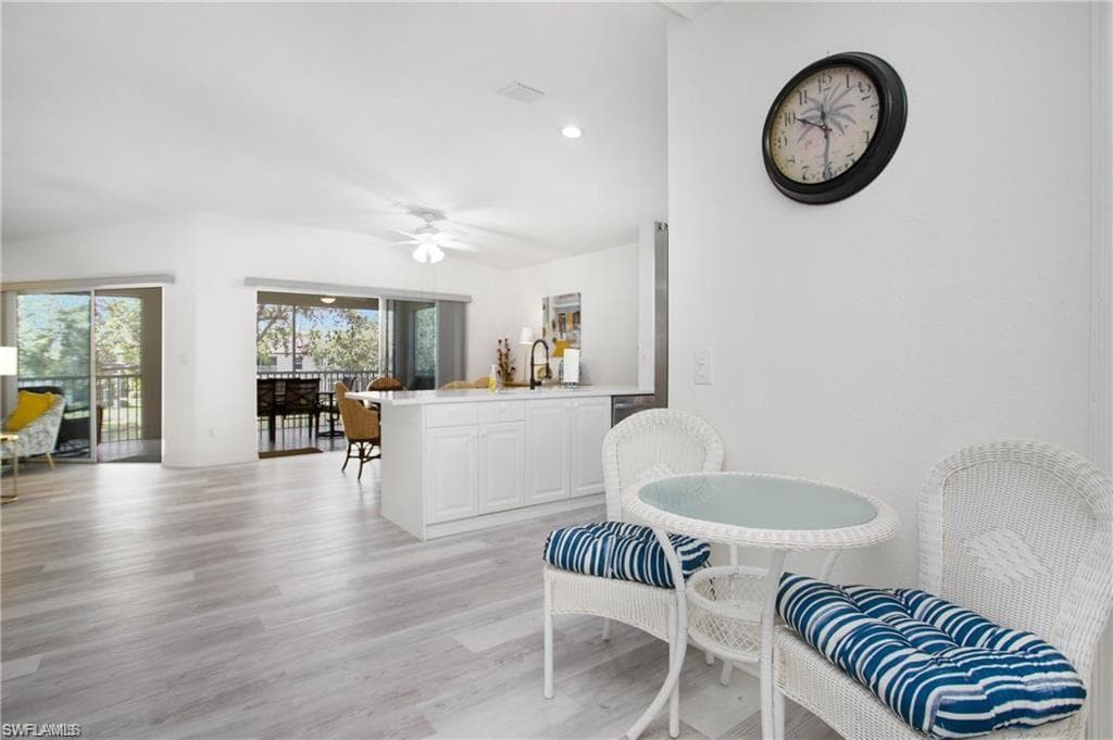 700 Diamond CIR # 706, NAPLES FL 34110-4