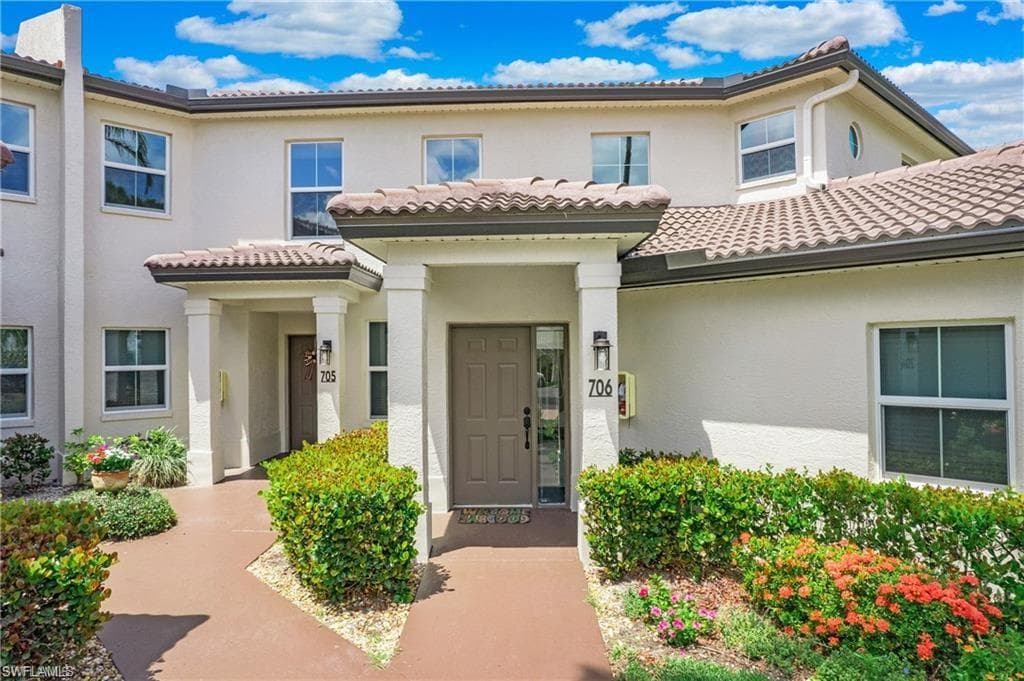 700 Diamond CIR # 706, NAPLES FL 34110-37