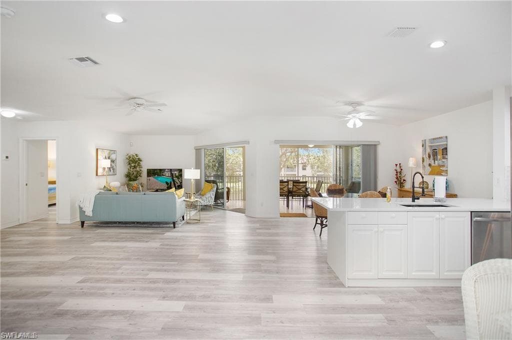 700 Diamond CIR # 706, NAPLES FL 34110-3