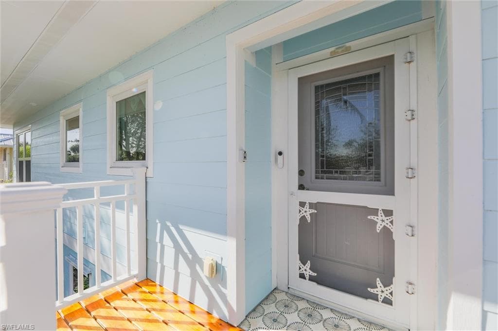 693 Emeril CT, SANIBEL FL 33957-22