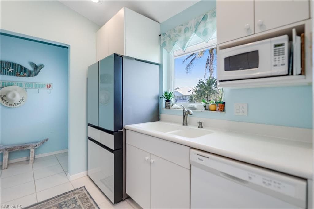 693 Emeril CT, SANIBEL FL 33957-26