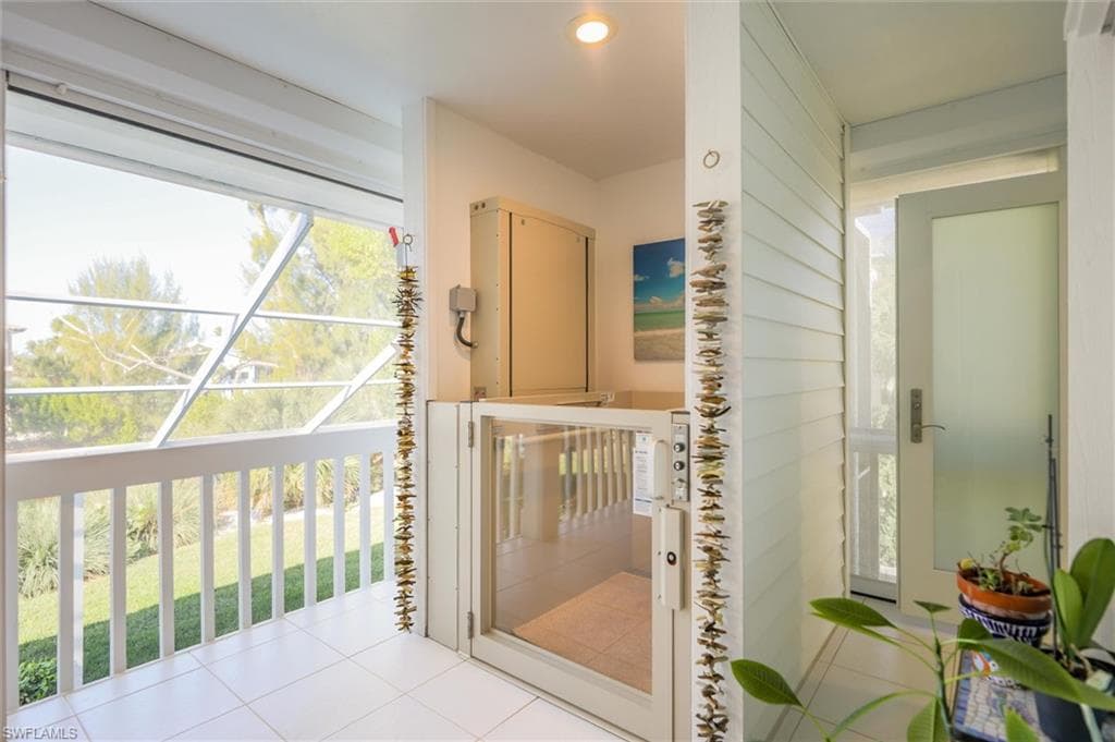 693 Emeril CT, SANIBEL FL 33957-15