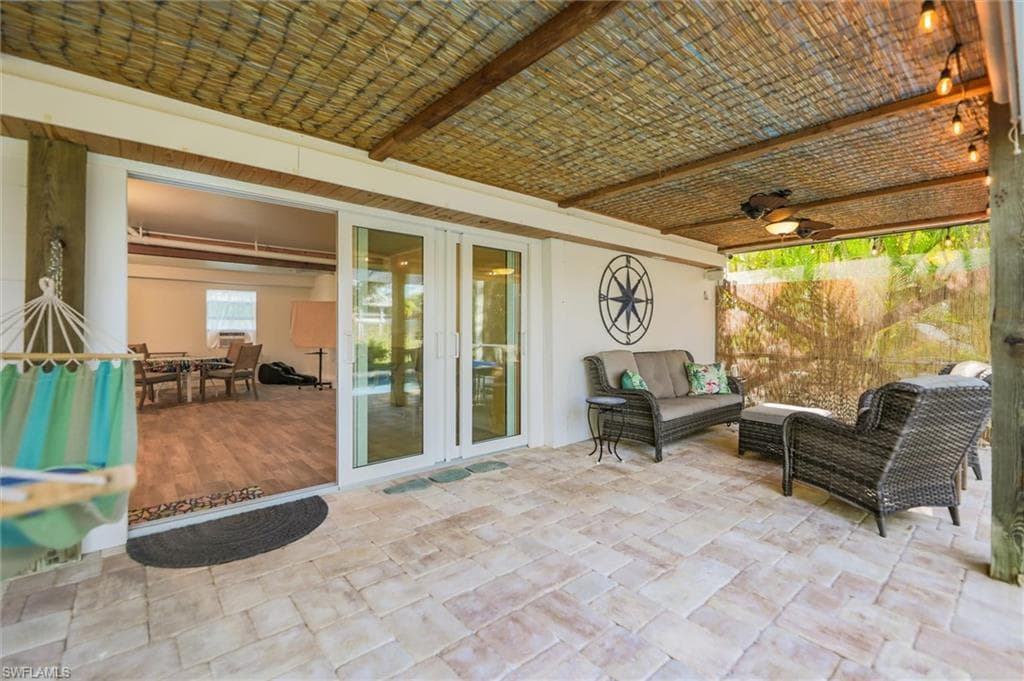 693 Emeril CT, SANIBEL FL 33957-11