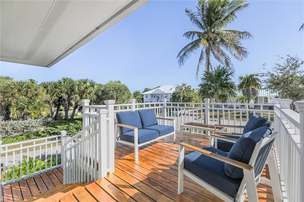 693 Emeril CT, SANIBEL FL 33957-19