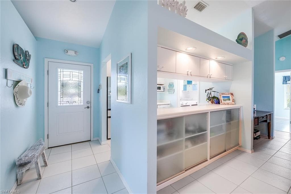 693 Emeril CT, SANIBEL FL 33957-29
