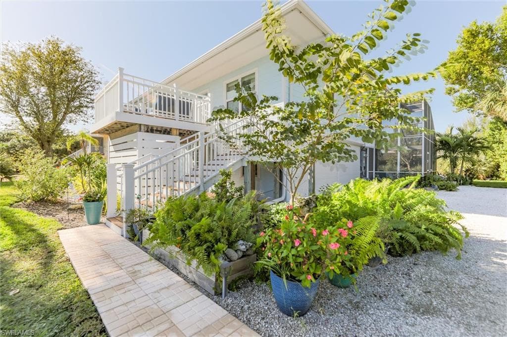 693 Emeril CT, SANIBEL FL 33957-18