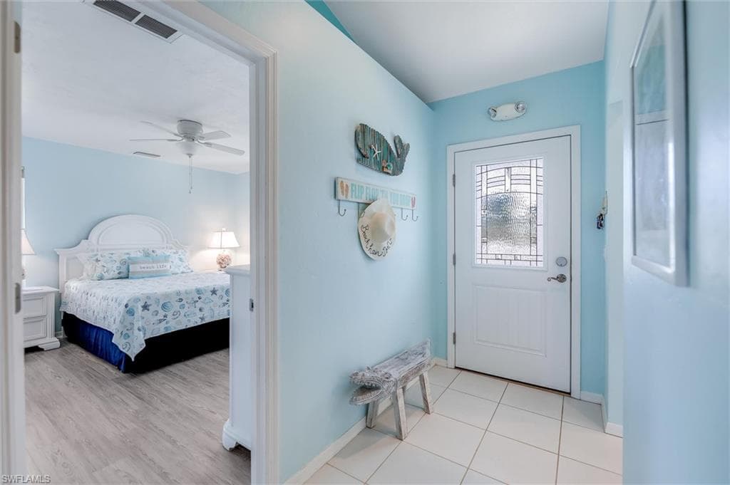 693 Emeril CT, SANIBEL FL 33957-24