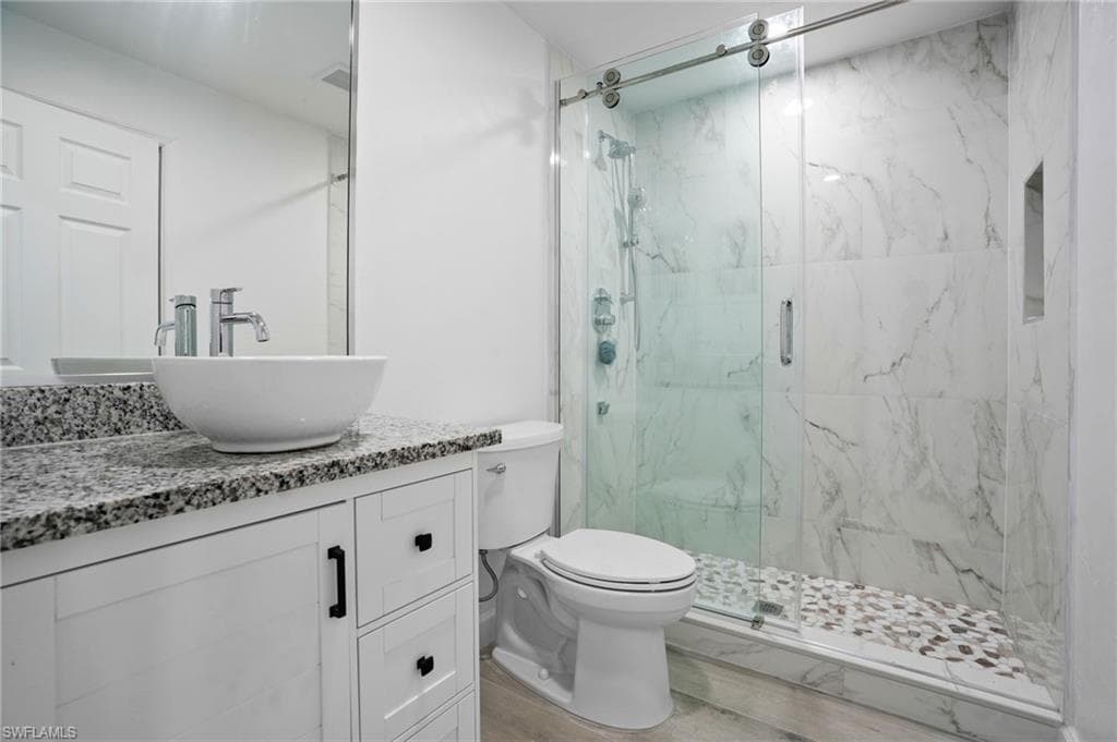 3141 Carriage CIR, NAPLES FL 34105-27