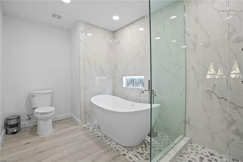 3141 Carriage CIR, NAPLES FL 34105-23