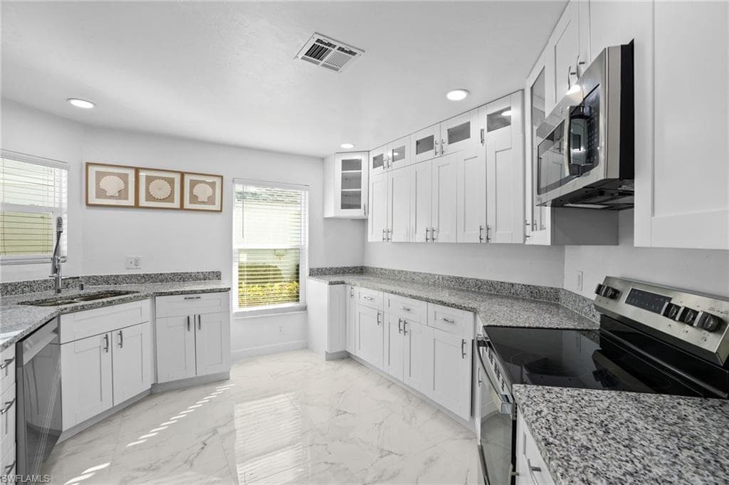 3141 Carriage CIR, NAPLES FL 34105-13