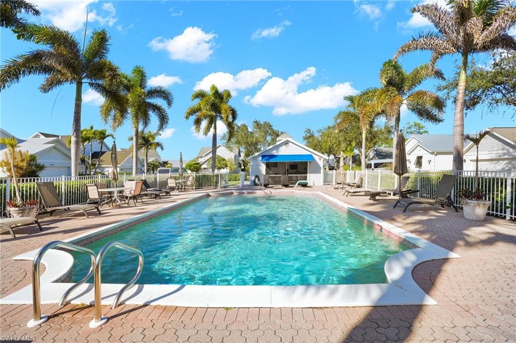 3141 Carriage CIR, NAPLES FL 34105-30