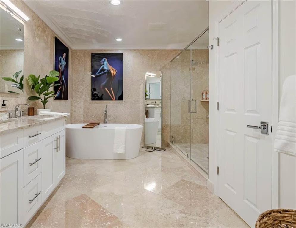 2740 N Beach RD # B, ENGLEWOOD FL 34223-19