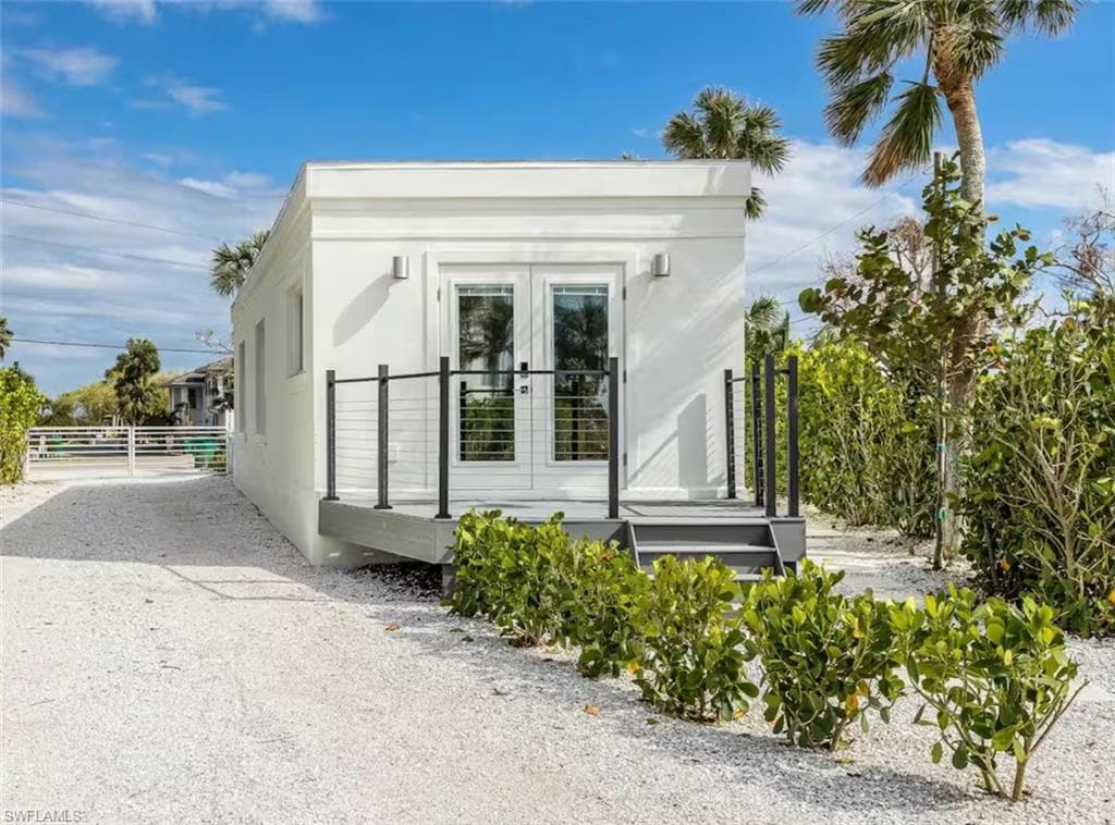 2740 N Beach RD # B, ENGLEWOOD FL 34223-29