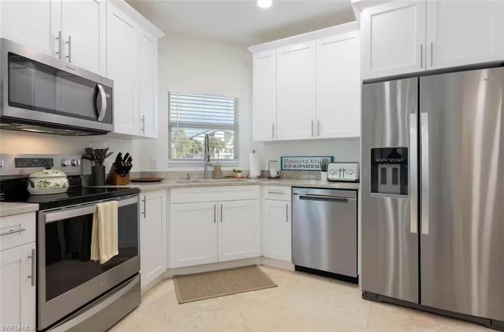 2740 N Beach RD # B, ENGLEWOOD FL 34223-14