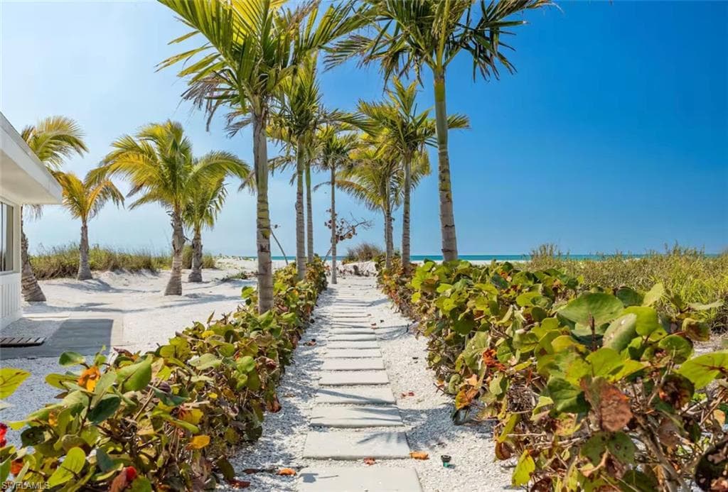 2740 N Beach RD # B, ENGLEWOOD FL 34223-28