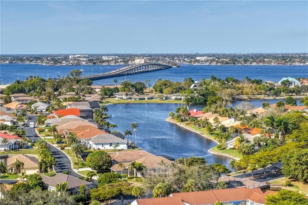 4265 Island CIR # B, FORT MYERS FL 33919-44