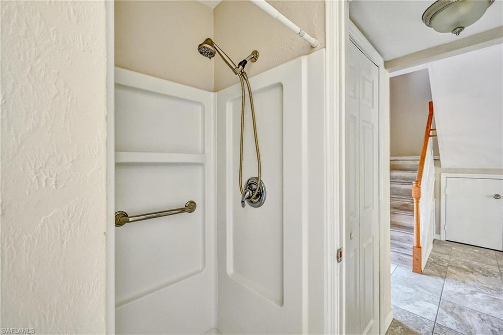 4265 Island CIR # B, FORT MYERS FL 33919-18