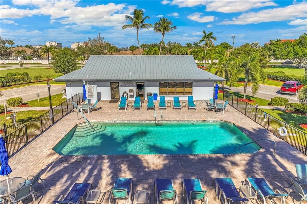 9 Red Poinciana DR, FORT MYERS FL 33908-2