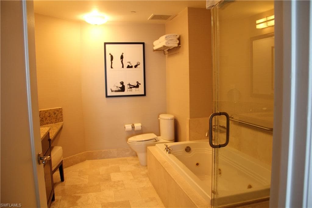 4401 COLLINS AVE, MIAMI BEACH FL 33140-32