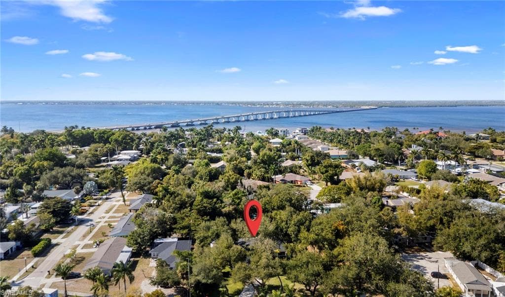 4630 McGregor BLVD, FORT MYERS FL 33901-32