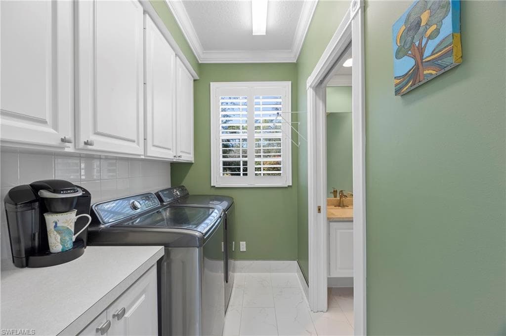 5561 Cove CIR, NAPLES FL 34119-19