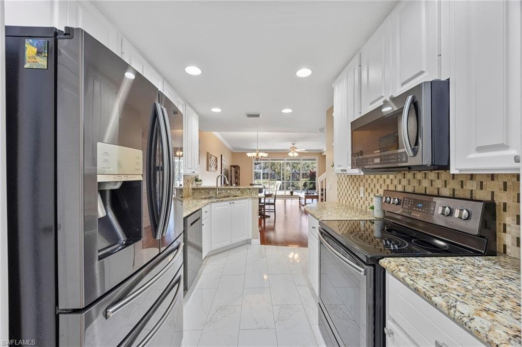 5561 Cove CIR, NAPLES FL 34119-17