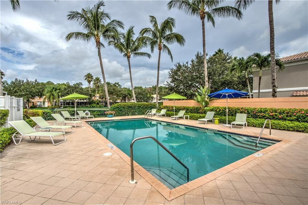 5561 Cove CIR, NAPLES FL 34119-36