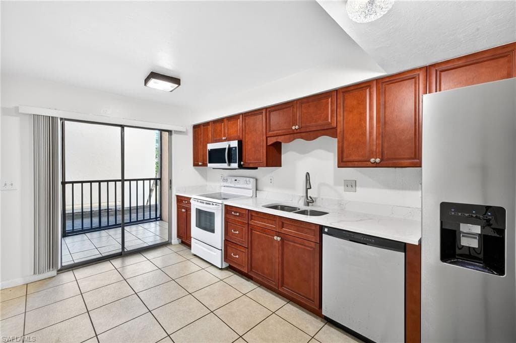 3150 Shorewood LN # 202, FORT MYERS FL 33907-2