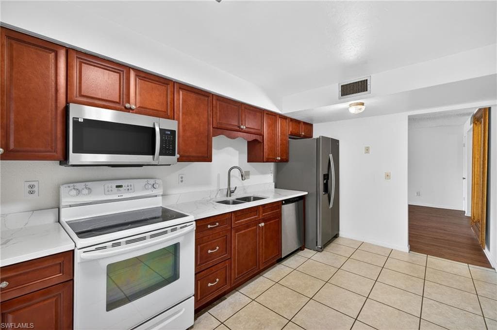 3150 Shorewood LN # 202, FORT MYERS FL 33907-3
