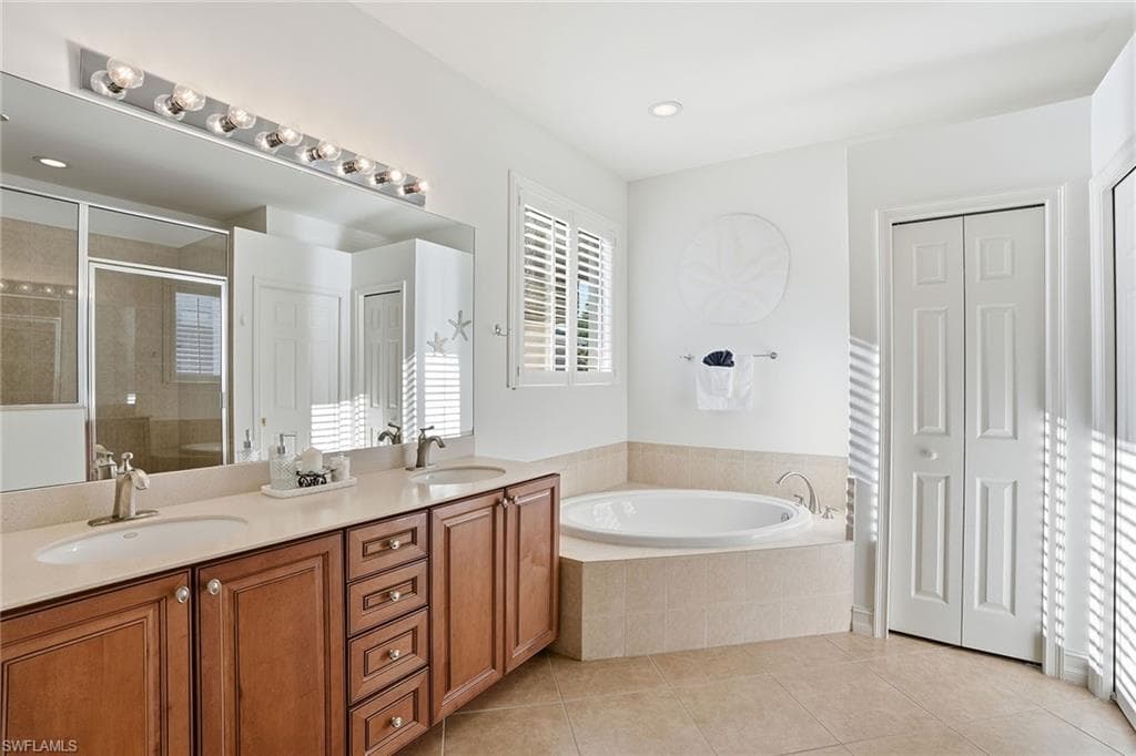 9340 Triana TER # 284, FORT MYERS FL 33912-21