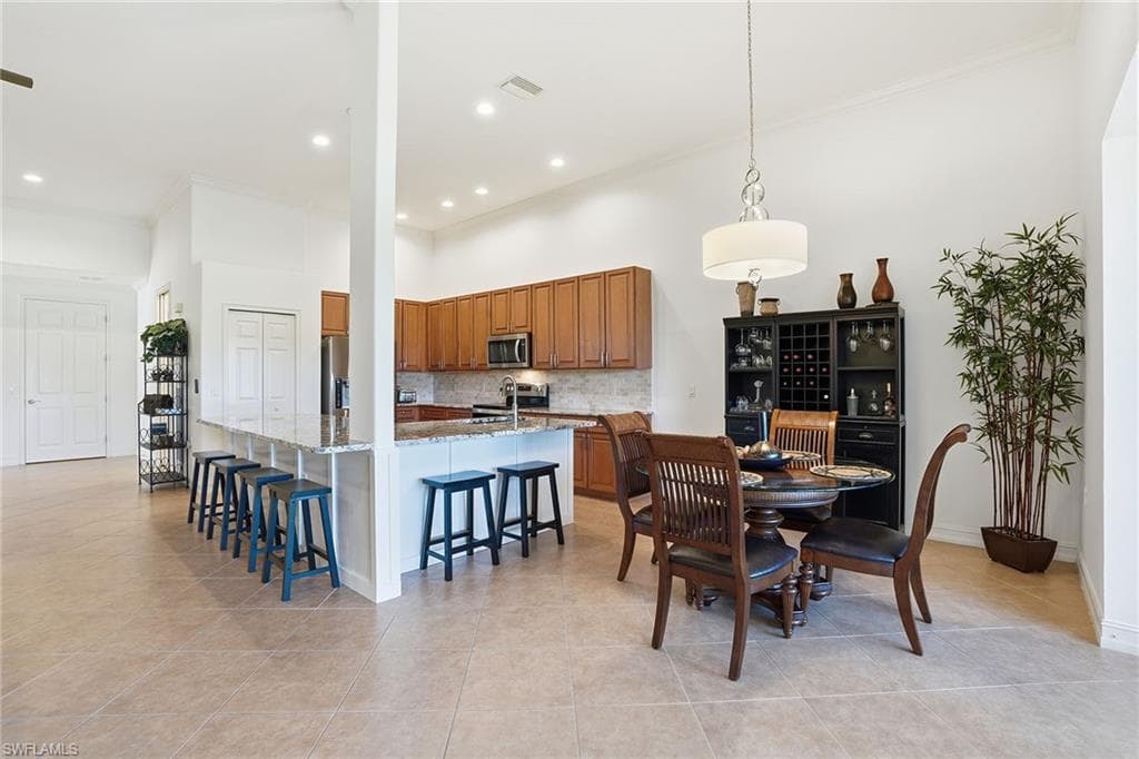 9340 Triana TER # 284, FORT MYERS FL 33912-10