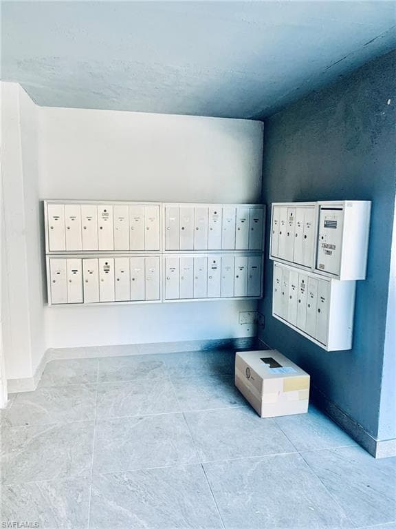 826 Wiggins Pass RD # 214, NAPLES FL 34110-19