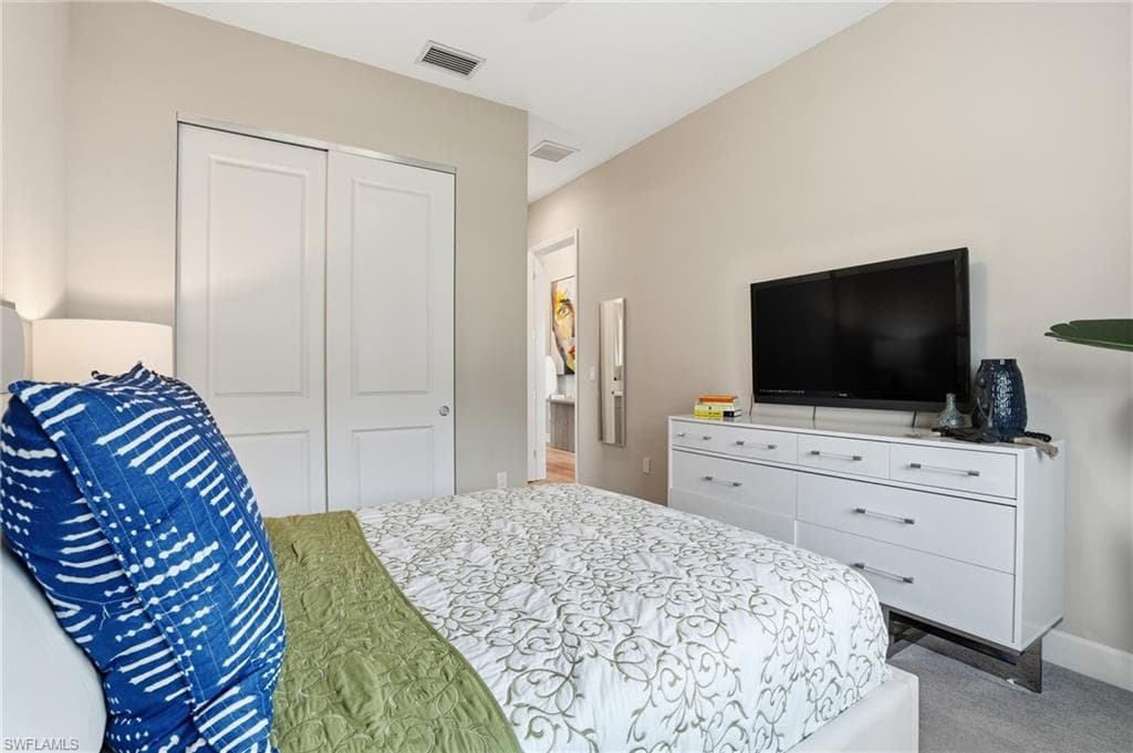 11394 Jacaranda DR, NAPLES FL 34120-22