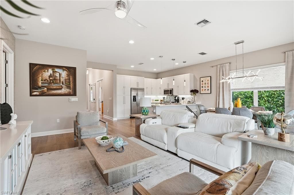 11394 Jacaranda DR, NAPLES FL 34120-1