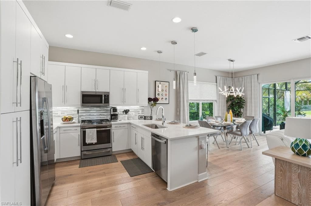 11394 Jacaranda DR, NAPLES FL 34120-12