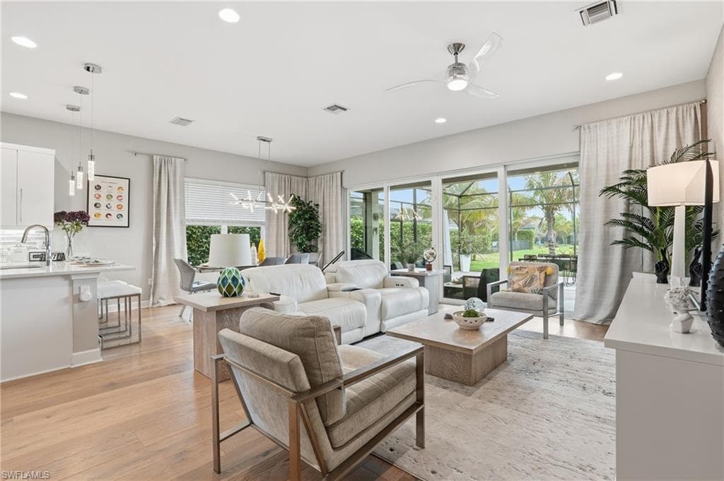 11394 Jacaranda DR, NAPLES FL 34120-2